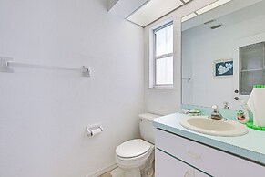 9 Mi to Beach: Punta Gorda Home w/ Screened Lanai