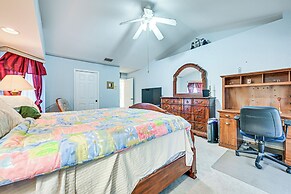 9 Mi to Beach: Punta Gorda Home w/ Screened Lanai