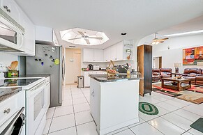 9 Mi to Beach: Punta Gorda Home w/ Screened Lanai