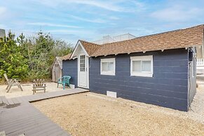 Steps to Surf City Beach: Pet-friendly Cottage!