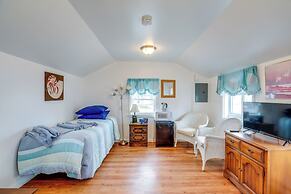 Steps to Surf City Beach: Pet-friendly Cottage!