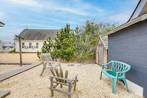 Steps to Surf City Beach: Pet-friendly Cottage!