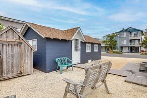 Steps to Surf City Beach: Pet-friendly Cottage!