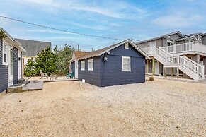 Steps to Surf City Beach: Pet-friendly Cottage!