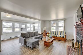 Walk to Bay & Ocean: Pet-friendly Surf City Apt