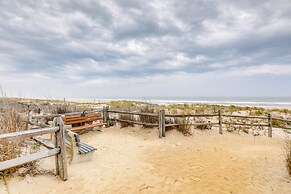 Walk to Bay & Ocean: Pet-friendly Surf City Apt