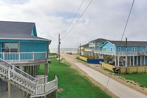 Walk to Coast: Crystal Beach Gem w/ Deck & Views