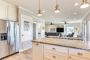 Walk to Coast: Crystal Beach Gem w/ Deck & Views