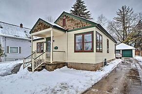 Cozy Cedarburg House - Walk to Historic Downtown!