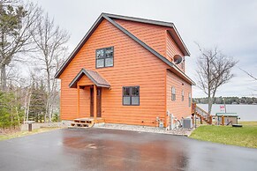 Boat Dock & Furnished Deck: Northwoods Lake House