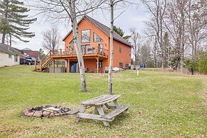 Boat Dock & Furnished Deck: Northwoods Lake House