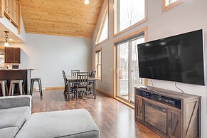 Boat Dock & Furnished Deck: Northwoods Lake House
