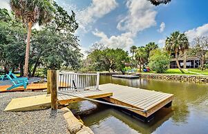 Outdoor Oasis: Canal-front Home in Crystal River
