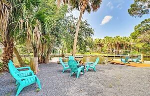 Outdoor Oasis: Canal-front Home in Crystal River