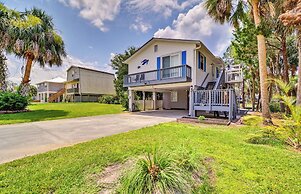 Outdoor Oasis: Canal-front Home in Crystal River