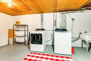 Family-friendly Lakefront Retreat in Tomahawk!