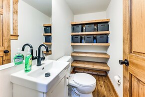 Family-friendly Lakefront Retreat in Tomahawk!