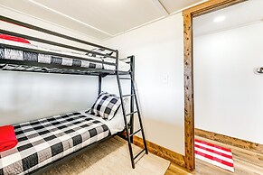 Family-friendly Lakefront Retreat in Tomahawk!
