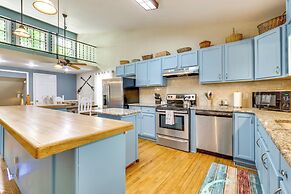 Lakefront Paradise w/ Private Dock in Lexington