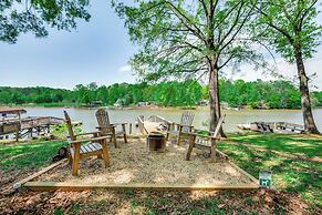 Lakefront Paradise w/ Private Dock in Lexington