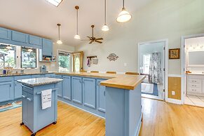 Lakefront Paradise w/ Private Dock in Lexington