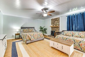 Lakefront Paradise w/ Private Dock in Lexington