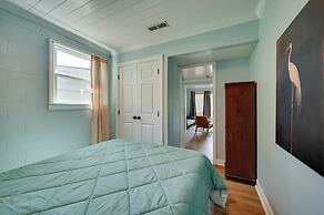 Lakefront Paradise w/ Private Dock in Lexington