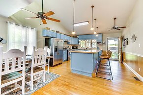 Lakefront Paradise w/ Private Dock in Lexington