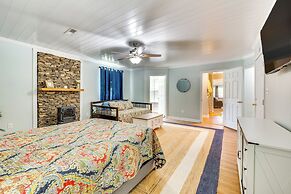 Lakefront Paradise w/ Private Dock in Lexington