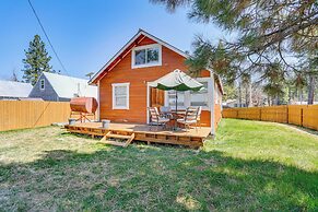 < 1 Mi to Lake Almanor: Home w/ Furnished Decks!