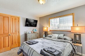 < 1 Mi to Lake Almanor: Home w/ Furnished Decks!