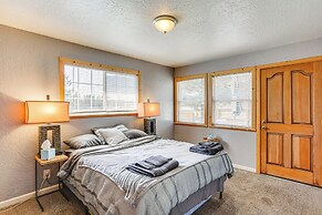 < 1 Mi to Lake Almanor: Home w/ Furnished Decks!