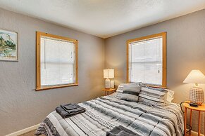 < 1 Mi to Lake Almanor: Home w/ Furnished Decks!