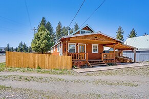 < 1 Mi to Lake Almanor: Home w/ Furnished Decks!