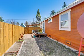 < 1 Mi to Lake Almanor: Home w/ Furnished Decks!