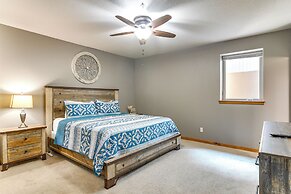 Game Room & Hot Tub: Spacious Retreat in Hollister