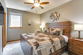 Game Room & Hot Tub: Spacious Retreat in Hollister