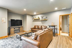Game Room & Hot Tub: Spacious Retreat in Hollister