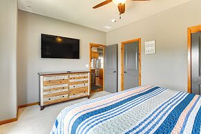 Game Room & Hot Tub: Spacious Retreat in Hollister