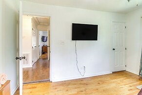 6 Mi to Crowders Mountain: Peaceful Home w/ Porch