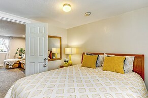 1 Mi to Mountain Loop Highway: Cozy Home w/ Yard!