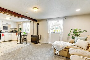 1 Mi to Mountain Loop Highway: Cozy Home w/ Yard!