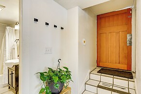 1 Mi to Mountain Loop Highway: Cozy Home w/ Yard!