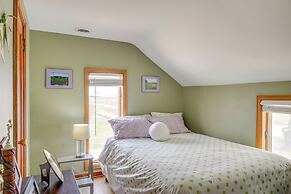 Tennis Court & Deck: Pet-friendly Charles City Gem