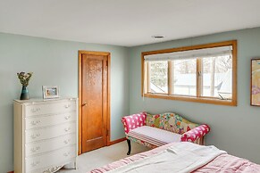 Tennis Court & Deck: Pet-friendly Charles City Gem
