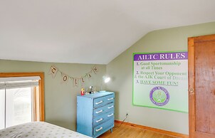 Tennis Court & Deck: Pet-friendly Charles City Gem