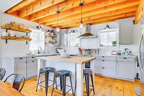 Paddle, Swim & Hike: Family Lake House in Vermont