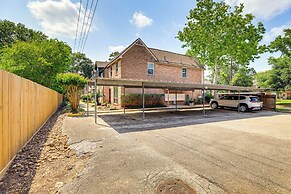 WFH Friendly, Pool Access: Houston Townhome!