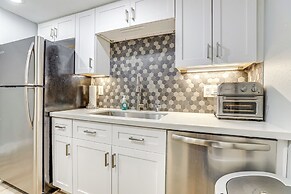 WFH Friendly, Pool Access: Houston Townhome!