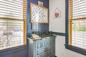 1 Mi to Gatlinburg Strip: Cozy Cabin w/ Fire Pit